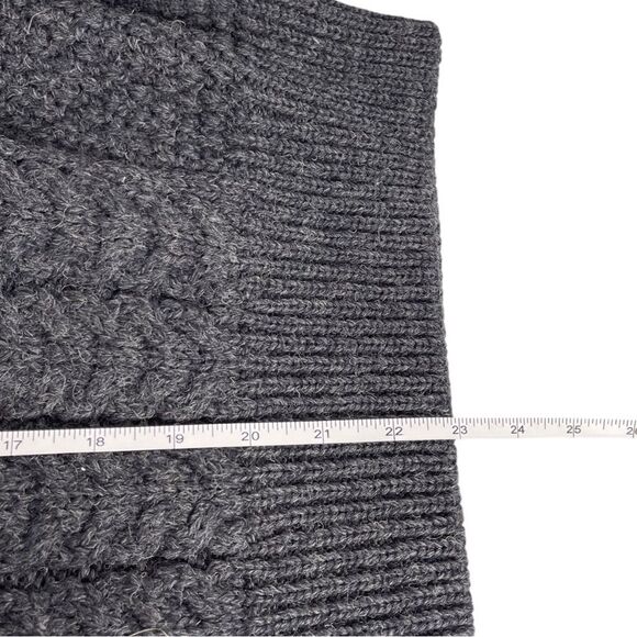 John Molloy Irish 100% Wool grey hand knit crewneck sweater size medium - Picture 6 of 6